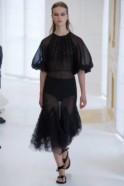 Look 19